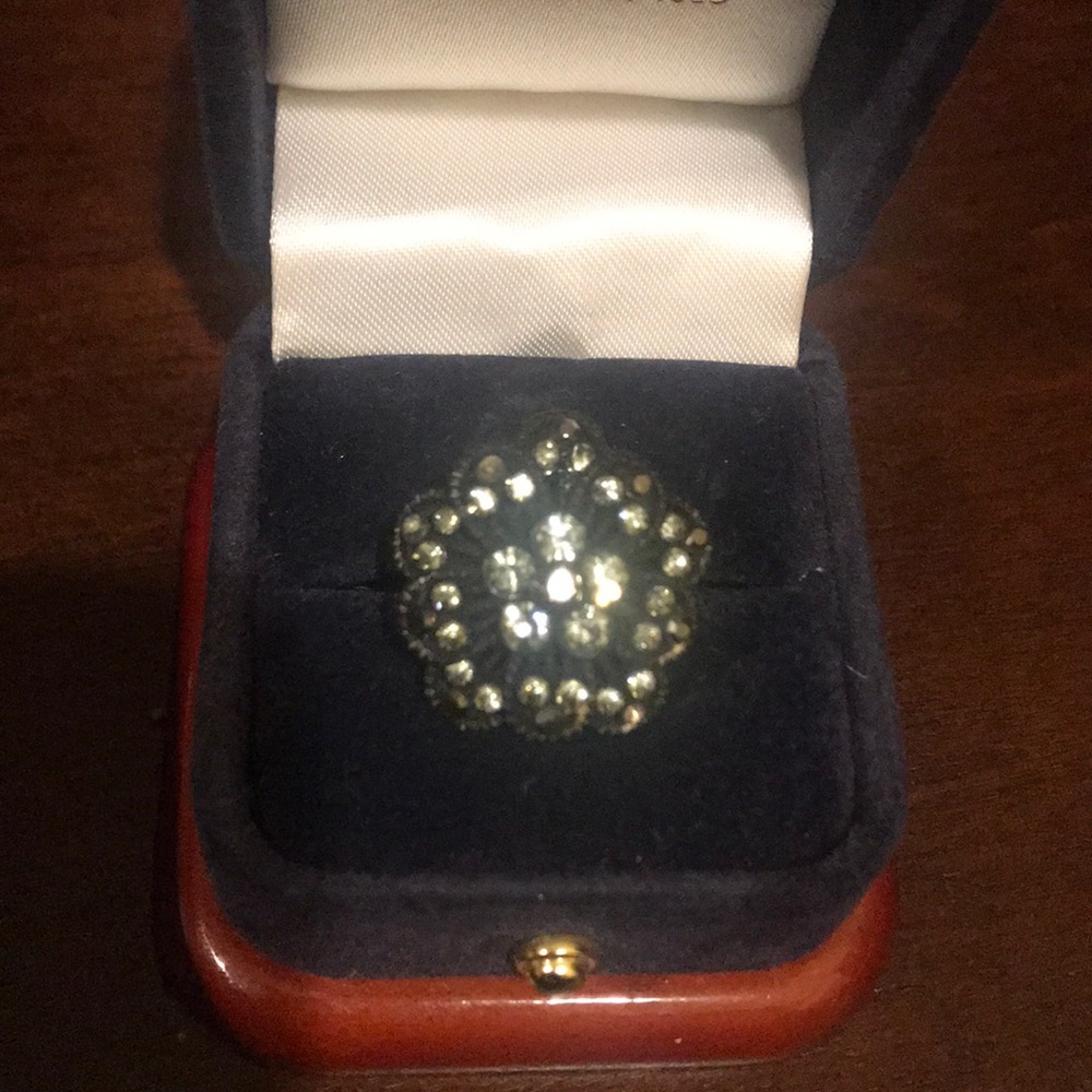 Ring - Picture 2 of 4